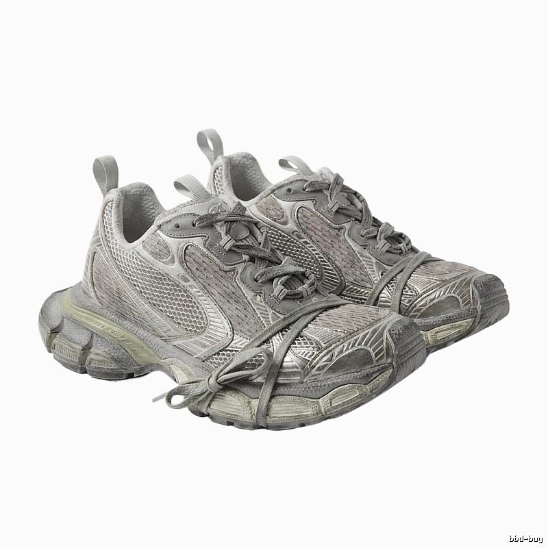 Balenciaga retro-style grey sports shoes