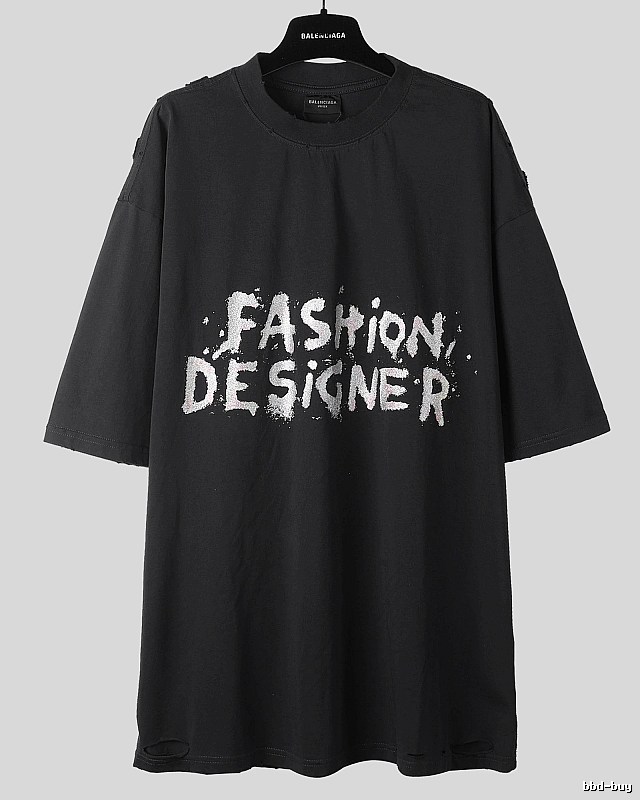 Balenciaga's trendy and cool black T-shirt