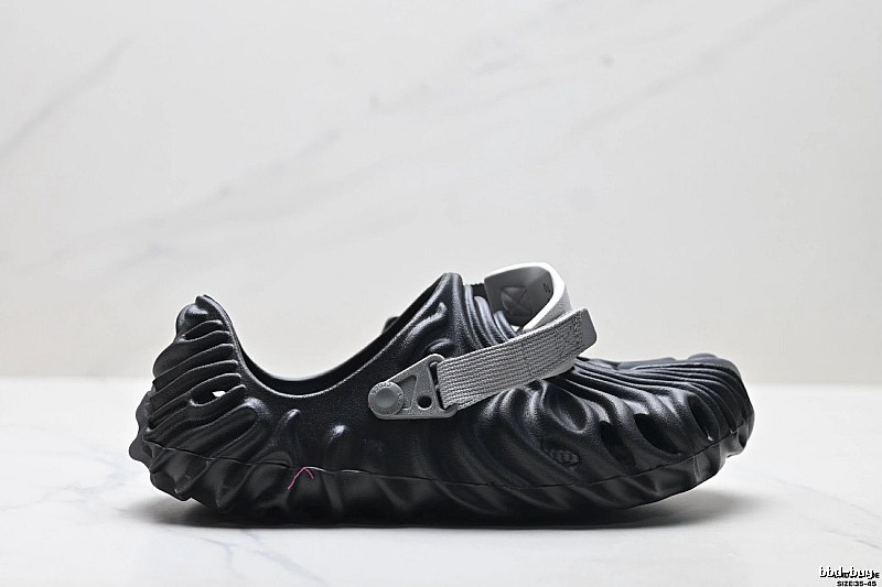 Black trendy style of Crocs clogs