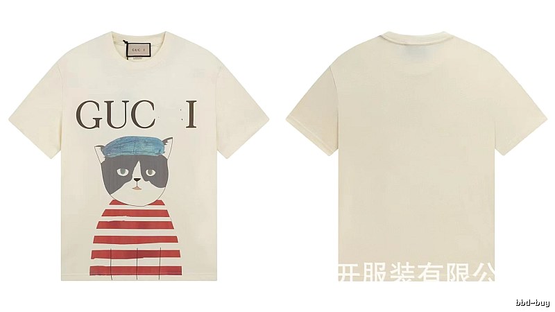 Gucci Cat Print Vintage Style Off-White T-Shirt