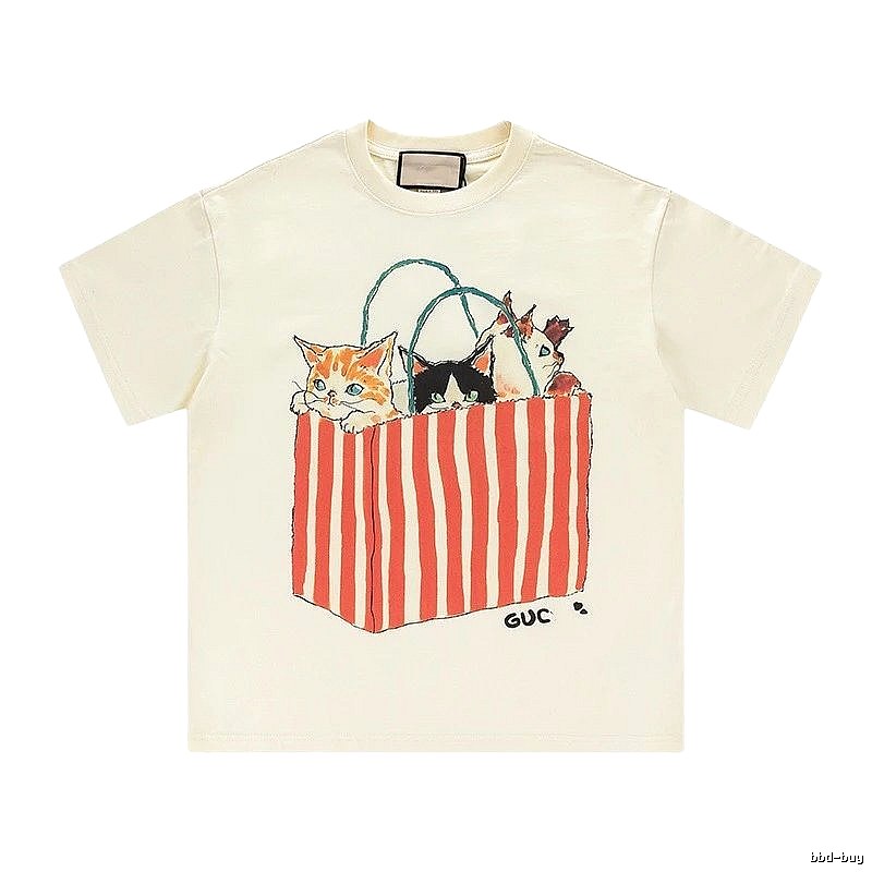 Gucci Cat Print Vintage Style Off-White T-Shirt