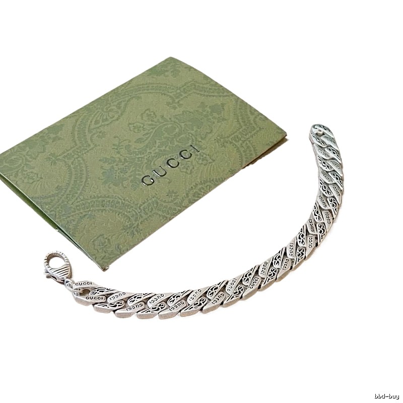Gucci retro-style silver bracelet