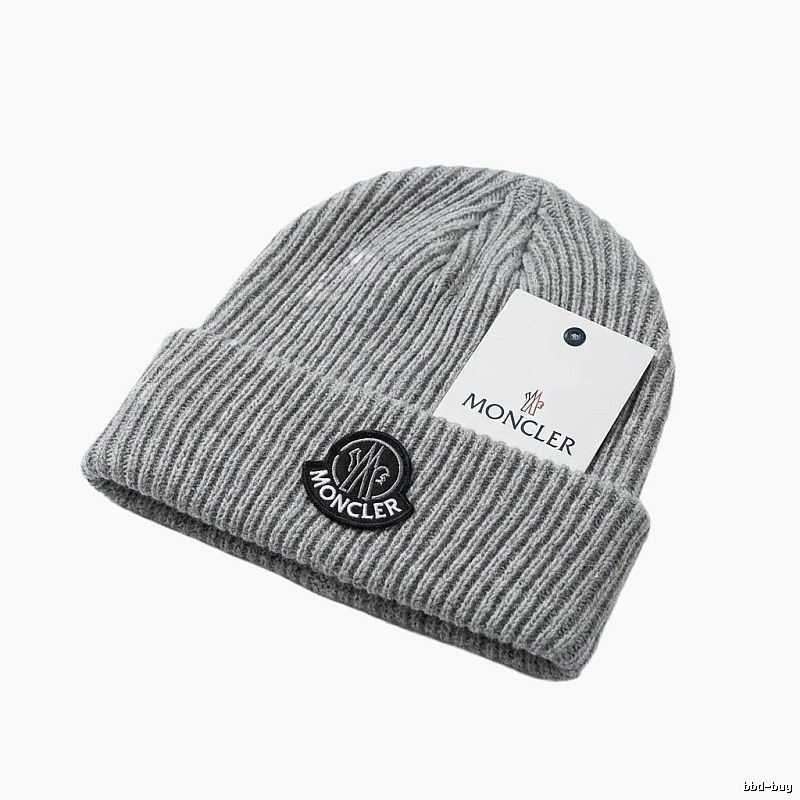 Moncler minimalist style grey knitted hat