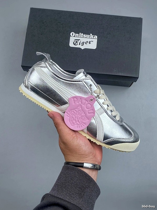 Onitsuka Tiger Metallic Silver Low-Top Sneakers Highlighting Slim Retro Sole
