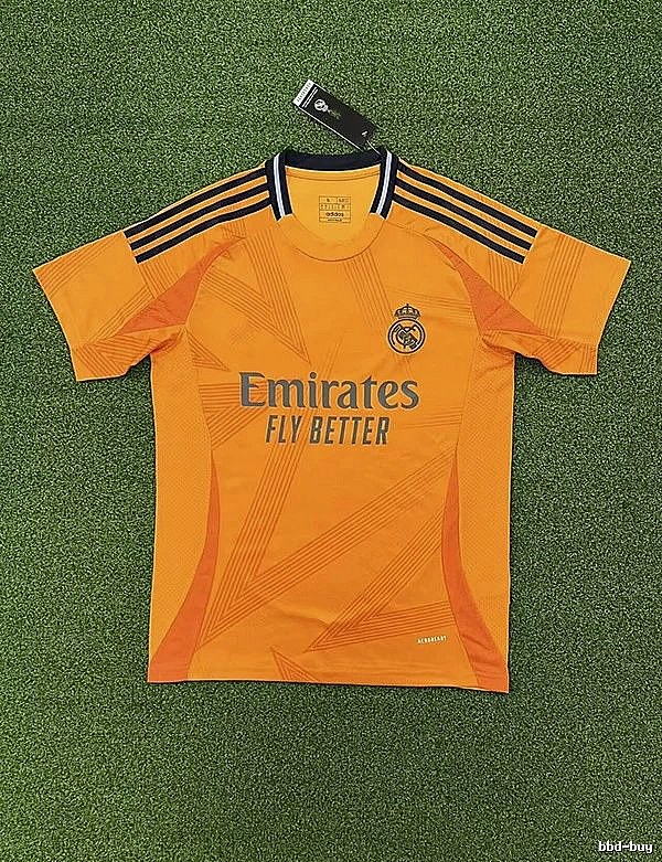 Real Madrid Casual Home soccer jersey White Real Madrid for Streetwear Looks