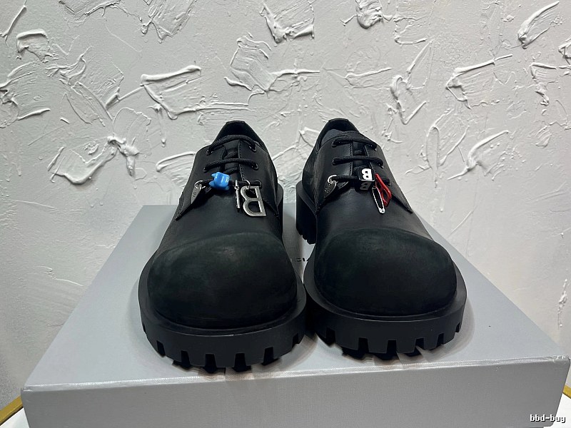 Rounded Toe Black Derby Shoe Style Edit
