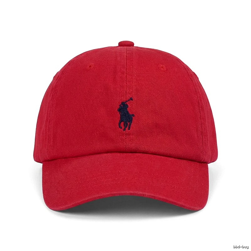The classic and simple style red hat of Ralph Lauren