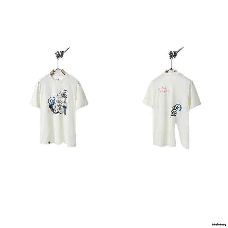 Travis Scott x Jordan Co-branded Graffiti-style Off-white T-shirt